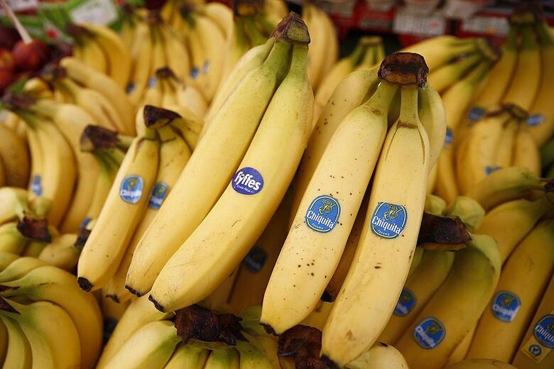 Por qué la bananera Chiquita despidió a 5.000 trabajadores en Panamá con el respaldo del presidente Mulino